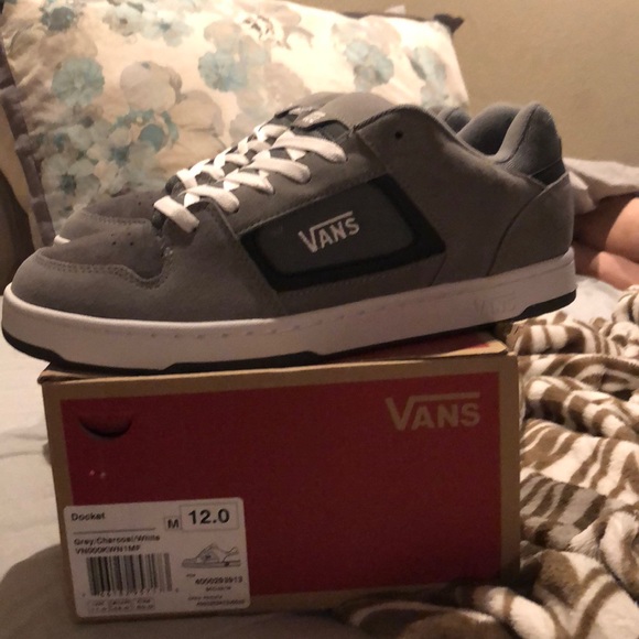 vans docket size 12